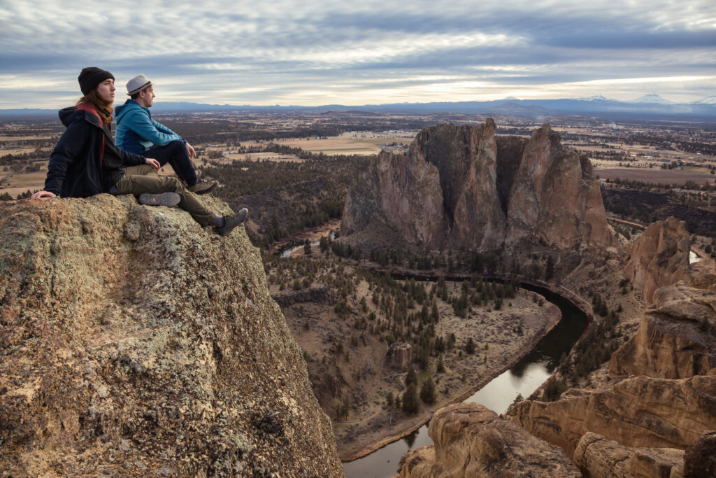 two hikers near bend oregon